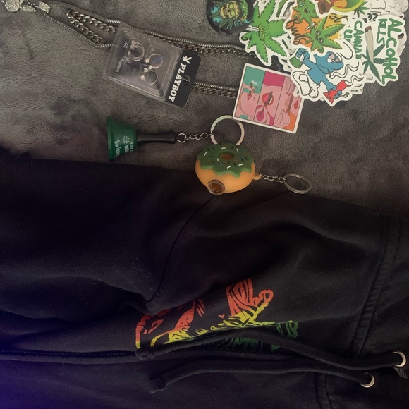 Black Hoodie with Rasta Lion Design bob Marley zip up - Picture 4 of 5